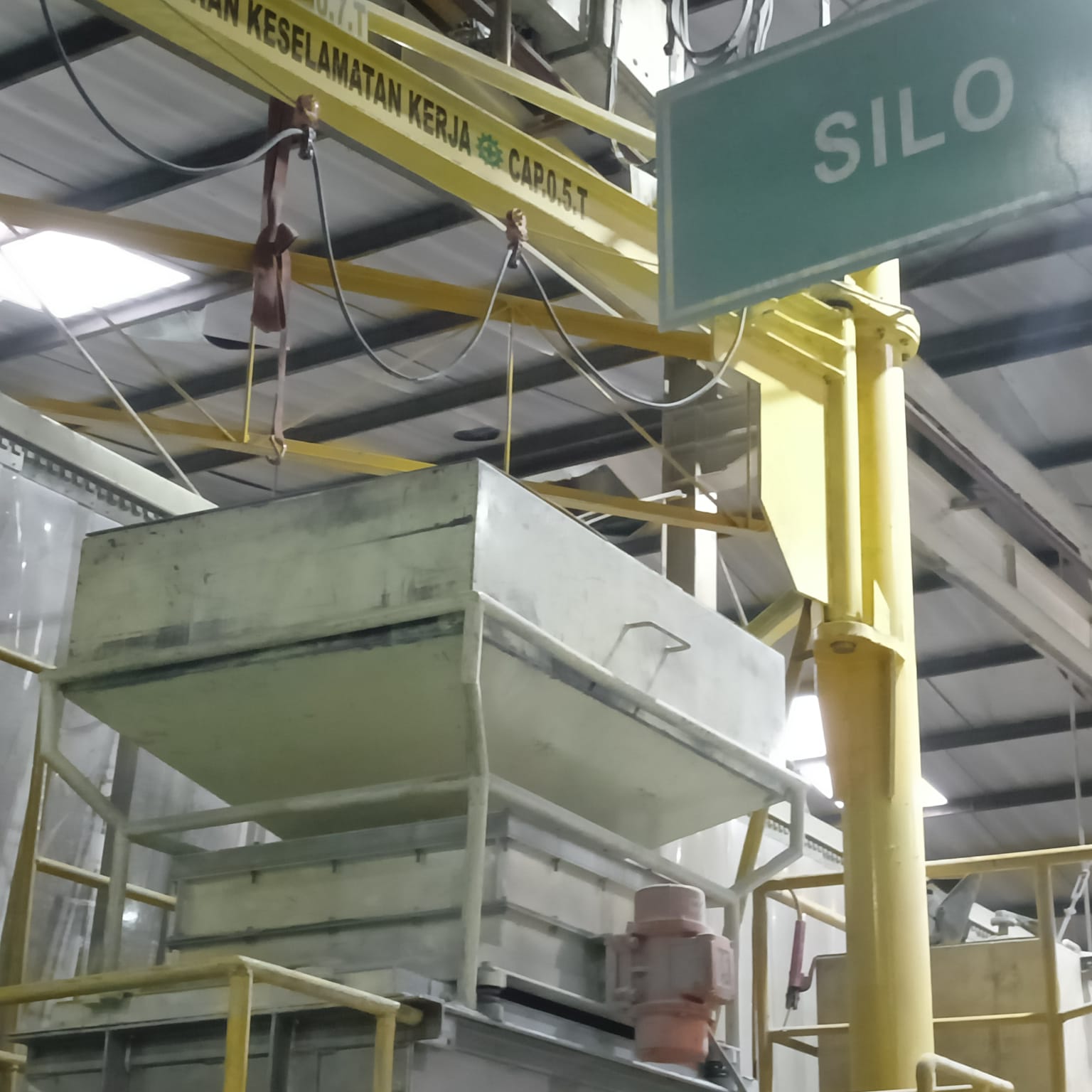 Hoist Crane